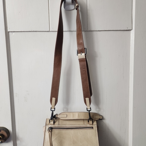 Calvin Klein Purse (New) - Picture 4 of 8